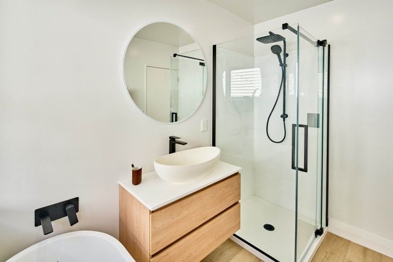 Photo of property in 2/13 Derwent Lee Grove, Epuni, Lower Hutt, 5011