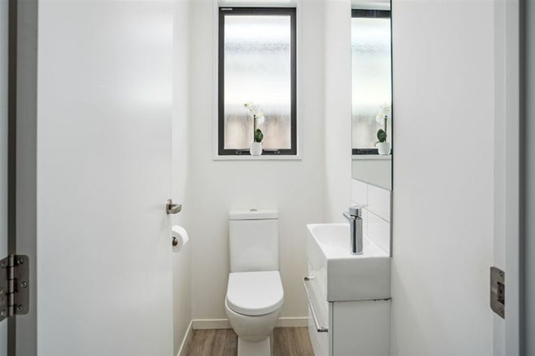 Photo of property in 14 George Square West, Wigram, Christchurch, 8025