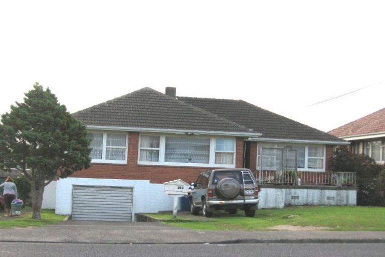 Photo of property in 454 Old Te Atatu Road, Te Atatu Peninsula, Auckland, 0610