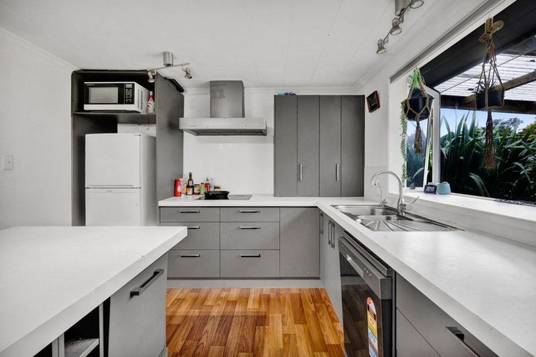 Photo of property in 2 Wood Street, Kakaramea, Patea, 4598