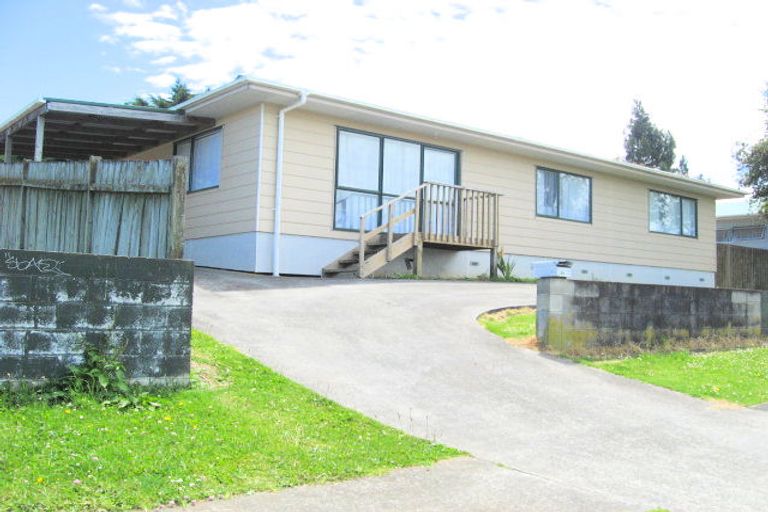 Photo of property in 39 Killington Crescent, Mangere, Auckland, 2022