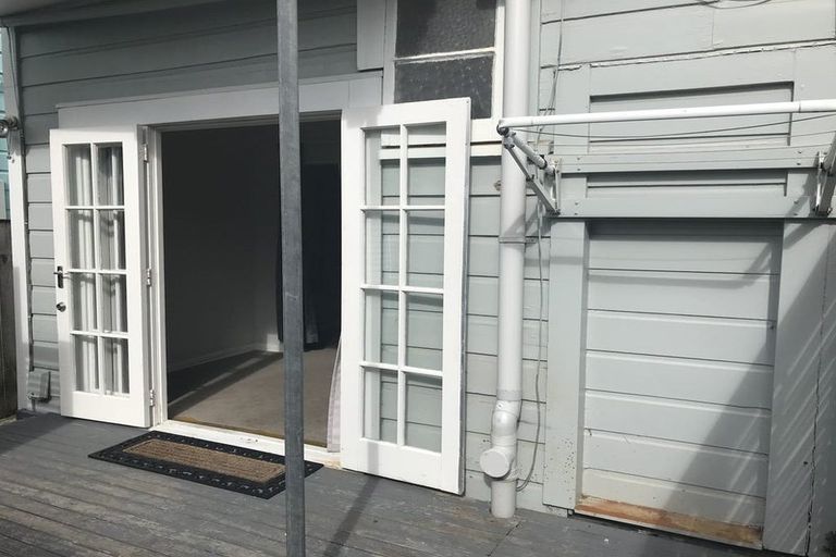 Photo of property in 125 Wallace Street, Mount Cook, Wellington, 6021