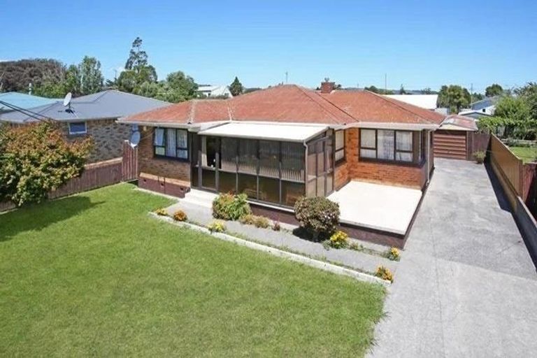 Photo of property in 27 Fernaig Street, Papakura, 2110