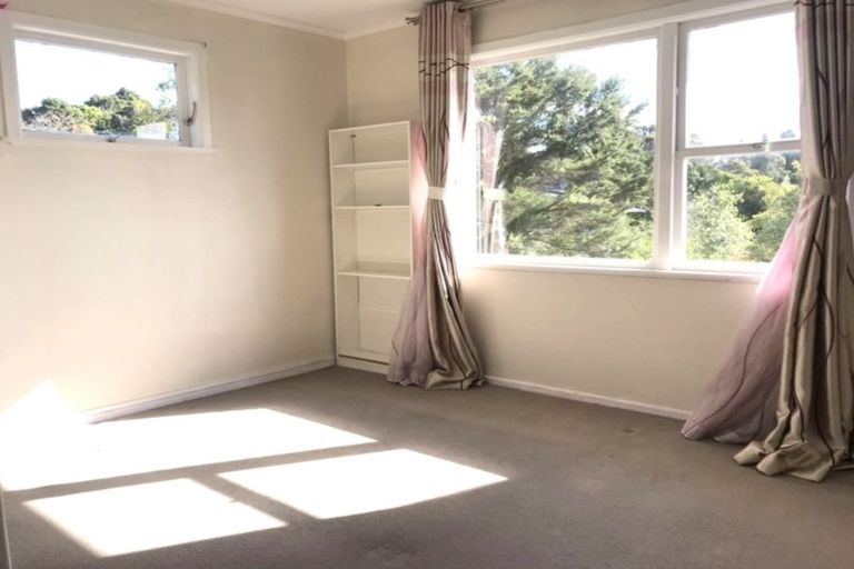 Photo of property in 4 Ondine Place, Glenfield, Auckland, 0629