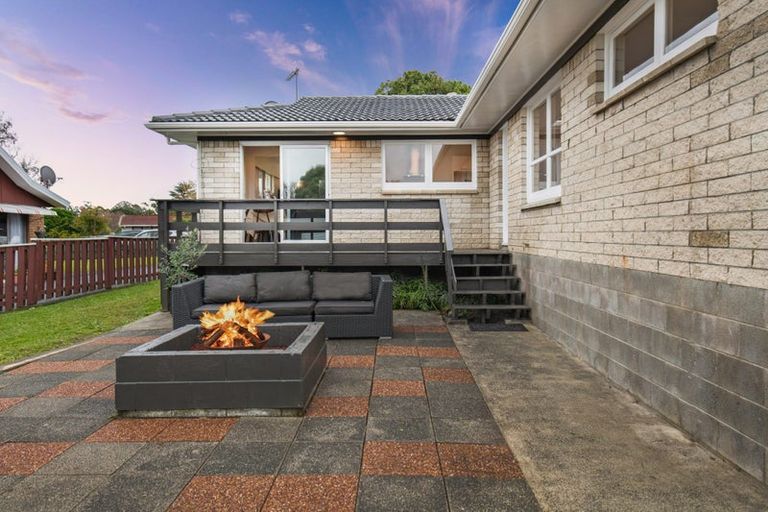 Photo of property in 42 Ray Small Drive, Pahurehure, Papakura, 2113