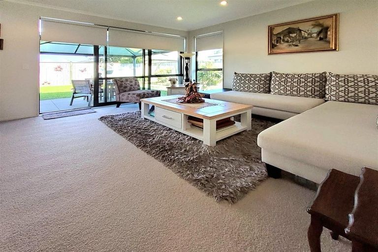 Photo of property in 45 Costa Viva Crescent, Karaka, Papakura, 2113