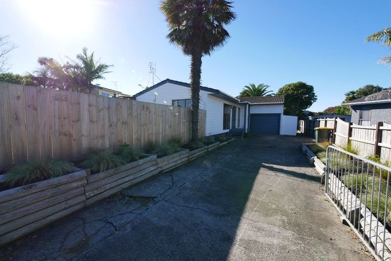 Photo of property in 91 St Annes Crescent, Wattle Downs, Auckland, 2103