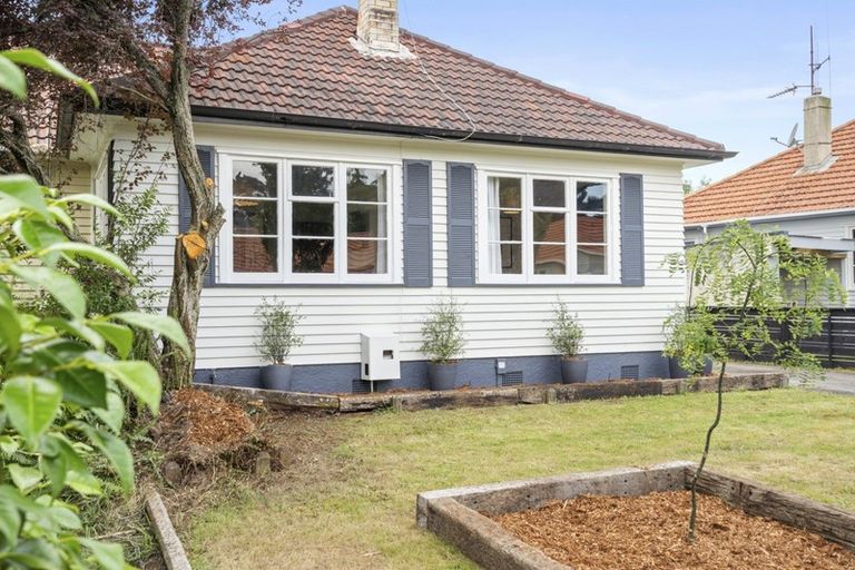 Photo of property in 77 Jellicoe Drive, Hamilton East, Hamilton, 3216