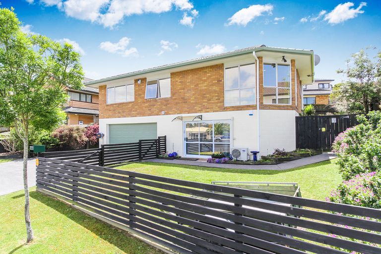 Photo of property in 62 Garton Drive, Massey, Auckland, 0614
