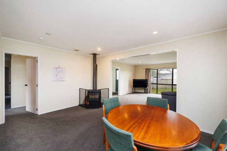 Photo of property in 28 Peppertree Glade, Kelvin Grove, Palmerston North, 4414