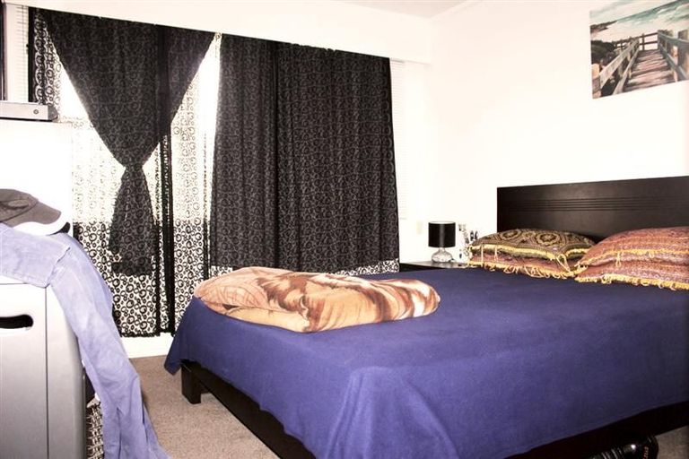 Photo of property in 16b Gray Avenue, Mangere East, Auckland, 2024