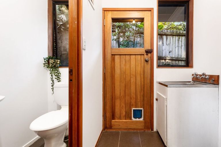 Photo of property in 113 Daffodil Street, Titirangi, Auckland, 0604