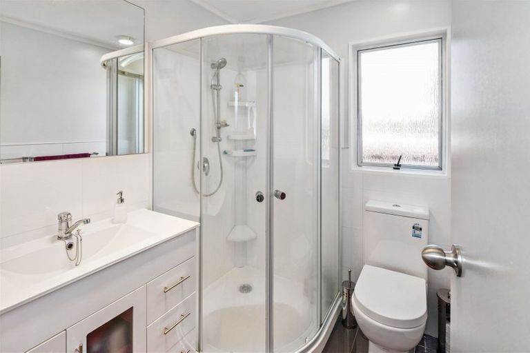 Photo of property in 6 Tree Top Lane, Paparangi, Wellington, 6037