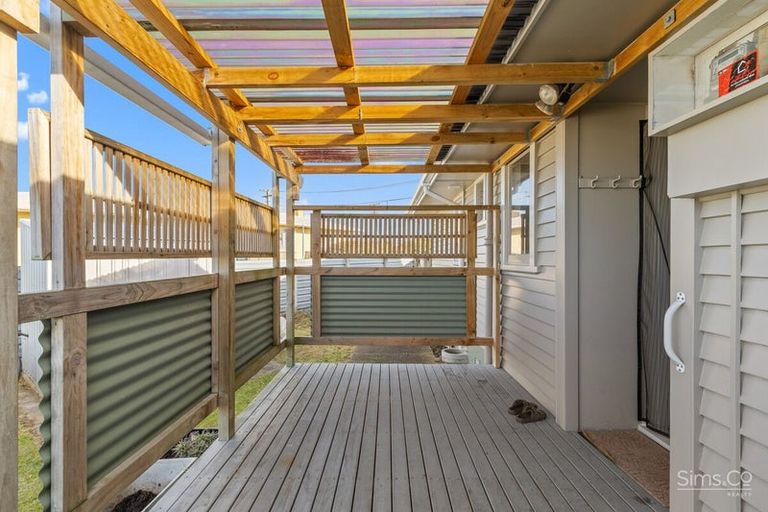 Photo of property in 4 Glenn Street, Castlecliff, Whanganui, 4501