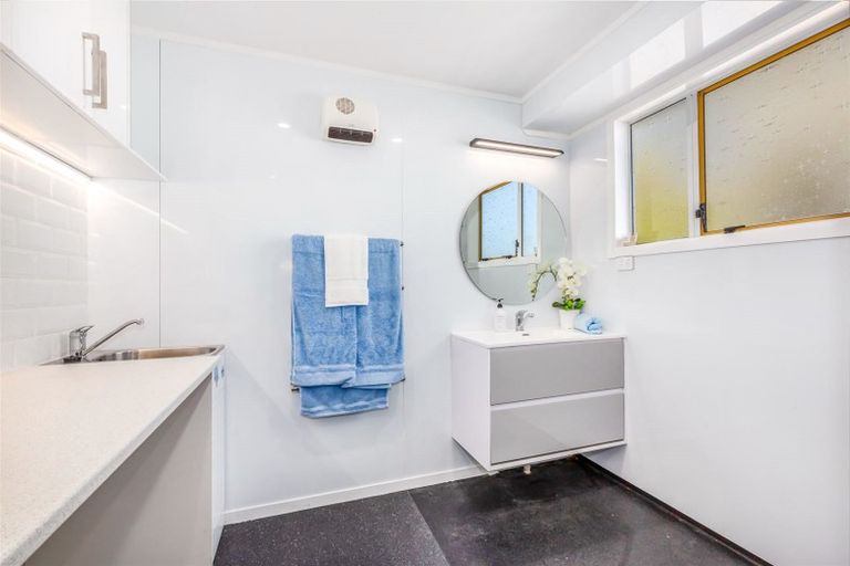 Photo of property in 42b Hicks Close, Whitby, Porirua, 5024