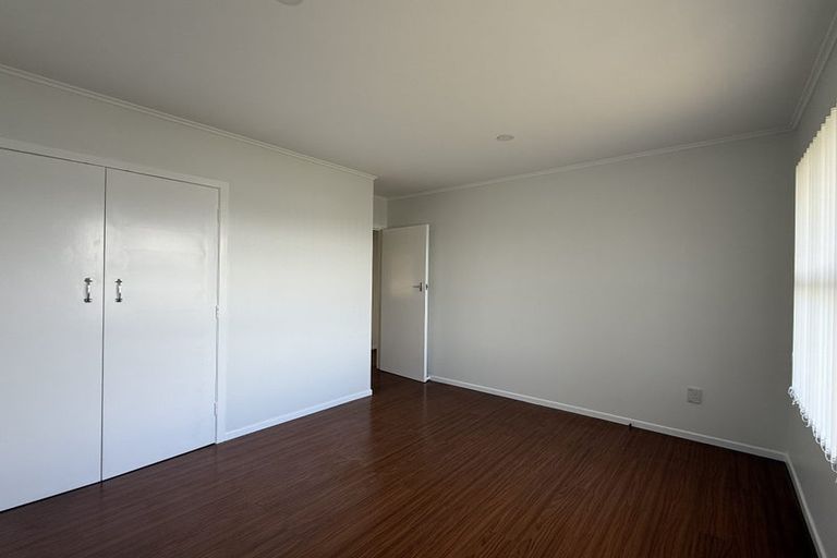 Photo of property in 1/40 Ocean View Road, Northcote, Auckland, 0627