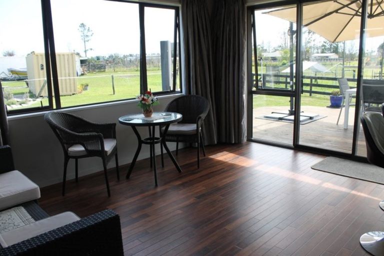 Photo of property in 22 Snodgrass Road, Westport, 7892