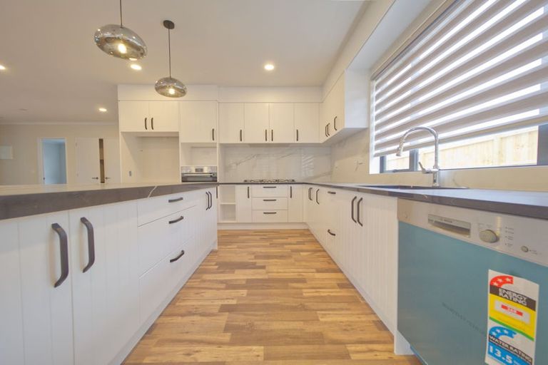 Photo of property in 31 Vazey Way, Hobsonville, Auckland, 0618