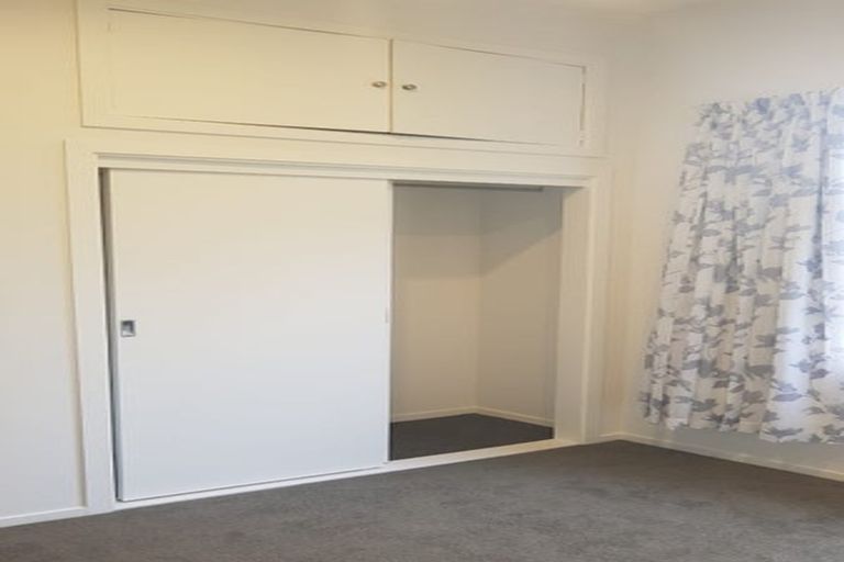 Photo of property in 52 Moore Street, Hillcrest, Auckland, 0627