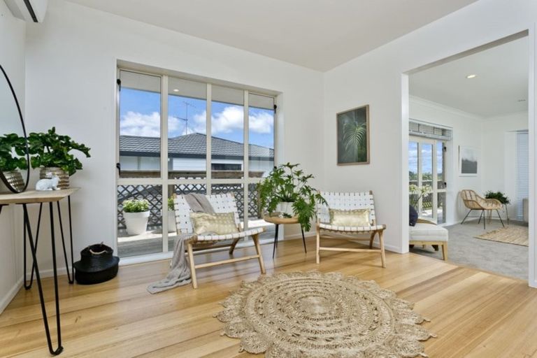 Photo of property in 5 Sandpiper Grove, Unsworth Heights, Auckland, 0632