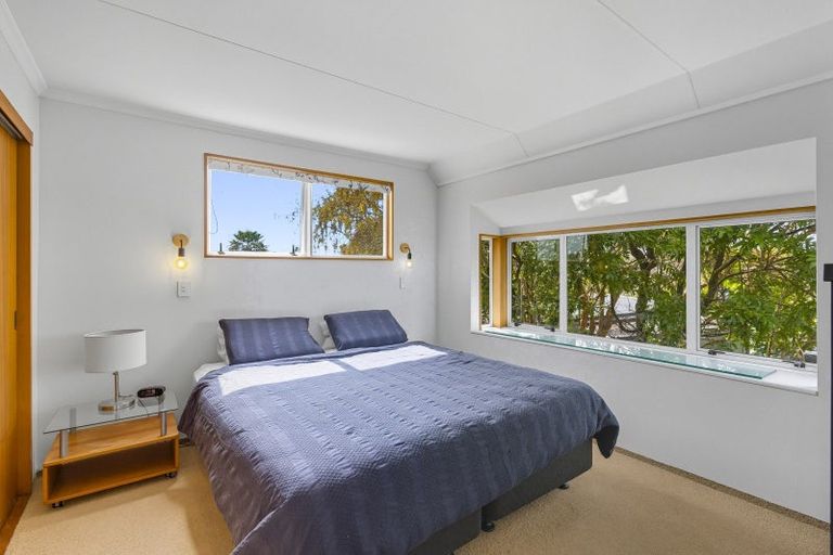 Photo of property in 335 Te Moana Road, Waikanae, 5036
