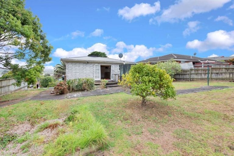Photo of property in 24 Hand Road, Helensville, 0800