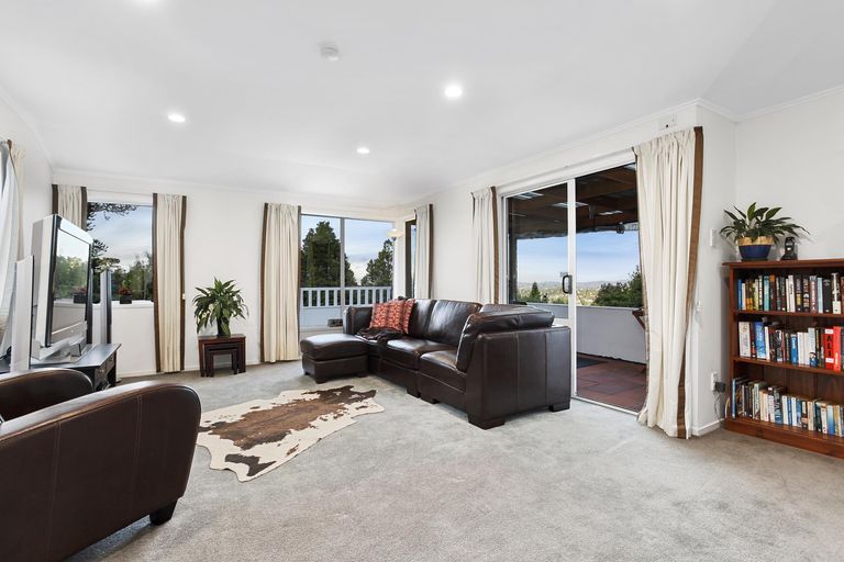 Photo of property in 221 Godley Road, Titirangi, Auckland, 0604