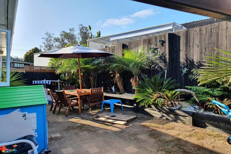 Photo of property in 2/54 Howe Street, Howick, Auckland, 2014
