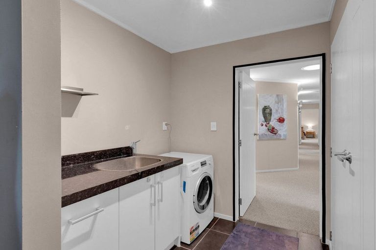 Photo of property in 48 Wiltshire Drive, Huntington, Hamilton, 3210