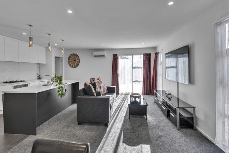 Photo of property in 10 Bofors Close, Wigram, Christchurch, 8042