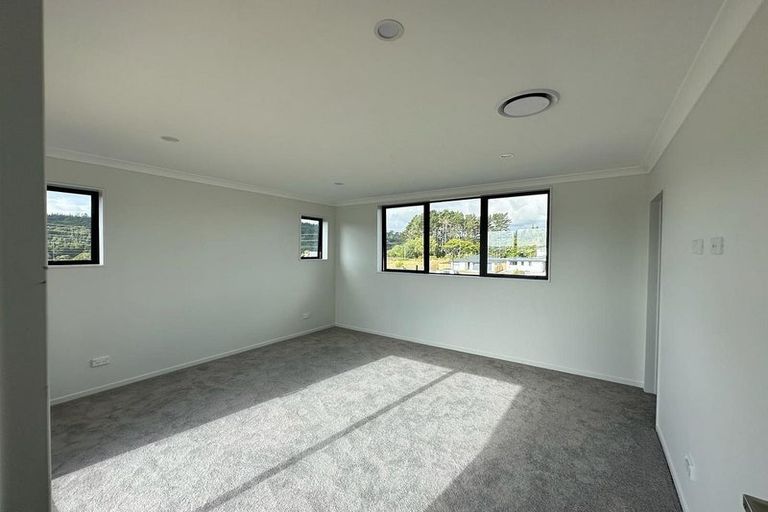 Photo of property in 27 Raymond Grace Avenue, Huapai, Kumeu, 0810