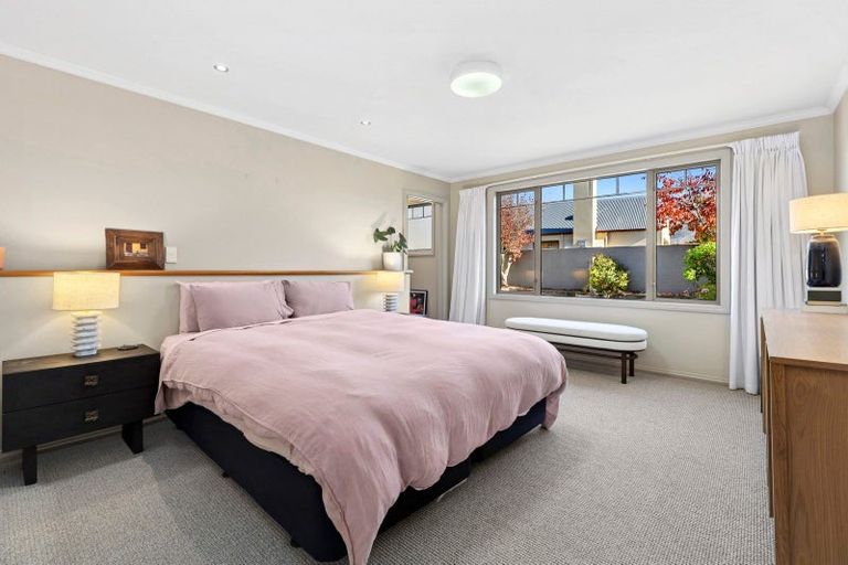 Photo of property in 100 Kings Drive, Wanaka, 9305