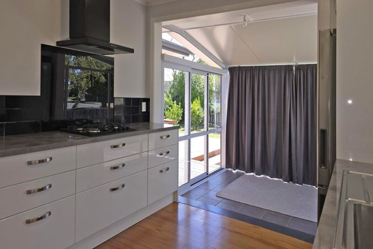 Photo of property in 11a Hinton Road, Taradale, Napier, 4112