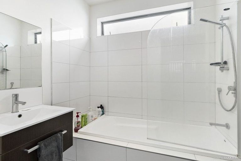 Photo of property in 71 Tiketike Way, Brooklyn, Wellington, 6021