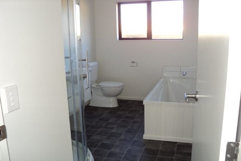 Photo of property in 32 Moonsail Drive, Whitby, Porirua, 5024