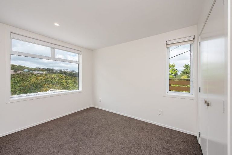 Photo of property in 25f2 Kitchener Terrace, Johnsonville, Wellington, 6037