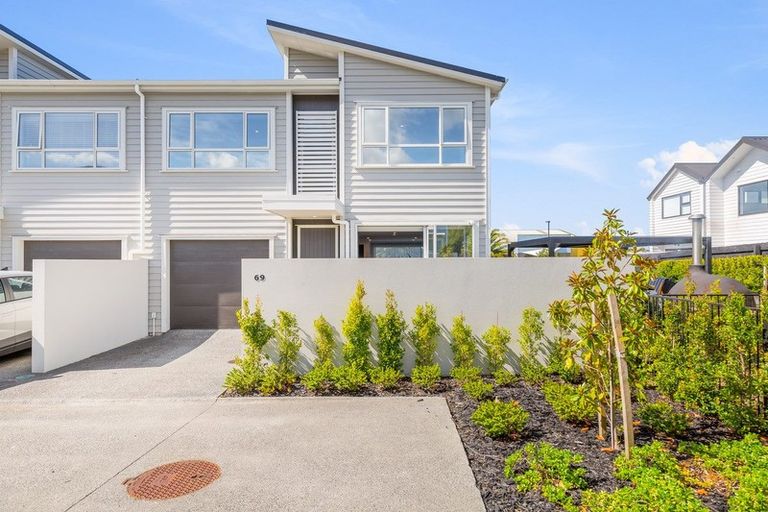 Photo of property in 69 Karepiro Drive, Stanmore Bay, Whangaparaoa, 0932