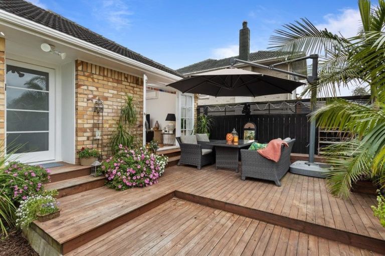 Photo of property in 22 Kervil Avenue, Te Atatu Peninsula, Auckland, 0610