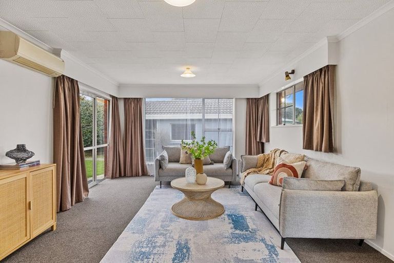 Photo of property in 28 Sawtell Place, Northcote, Christchurch, 8052