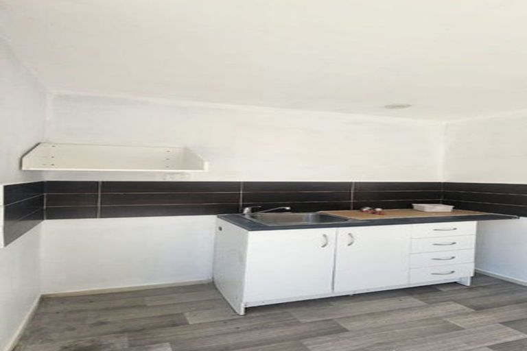 Photo of property in 308 Massey Road, Mangere East, Auckland, 2024