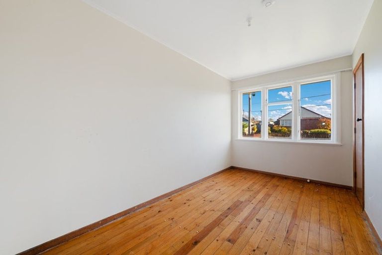 Photo of property in 32 Carisbrooke Street, Aranui, Christchurch, 8061