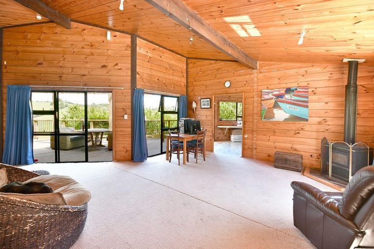 Photo of property in 165 Inland Road, Helensville, 0875