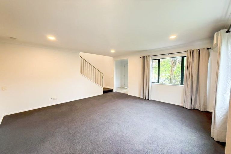 Photo of property in 26 Coachman Drive, Flat Bush, Auckland, 2016