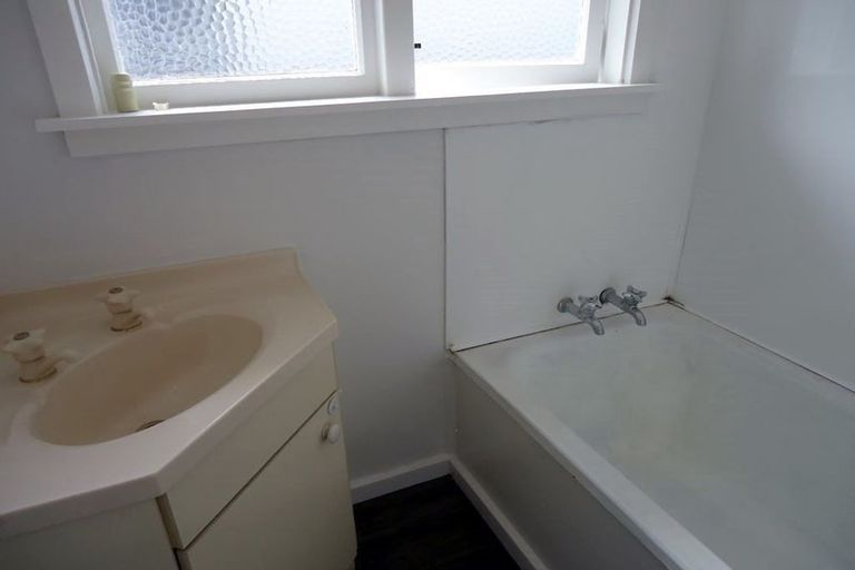 Photo of property in 104 Maidstone Road, Ilam, Christchurch, 8041