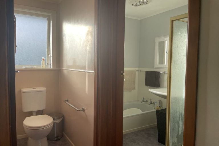 Photo of property in 76 Old Onerahi Road, Onerahi, Whangarei, 0110