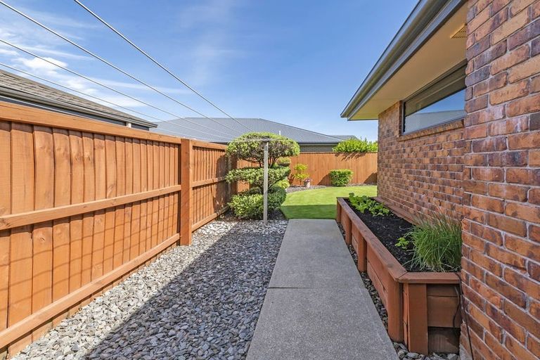 Photo of property in 16 Globe Bay Drive, Templeton, Christchurch, 8042