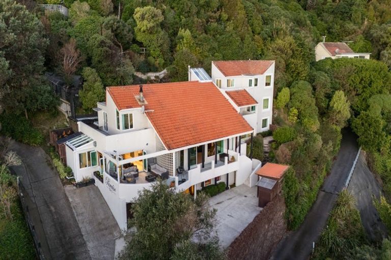 Photo of property in 5 Rangiuru Road, Mahina Bay, Lower Hutt, 5013