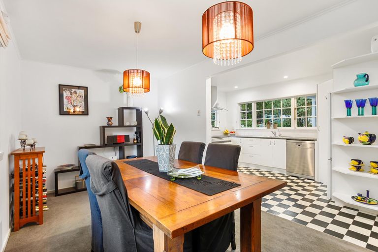 Photo of property in 221 Godley Road, Titirangi, Auckland, 0604