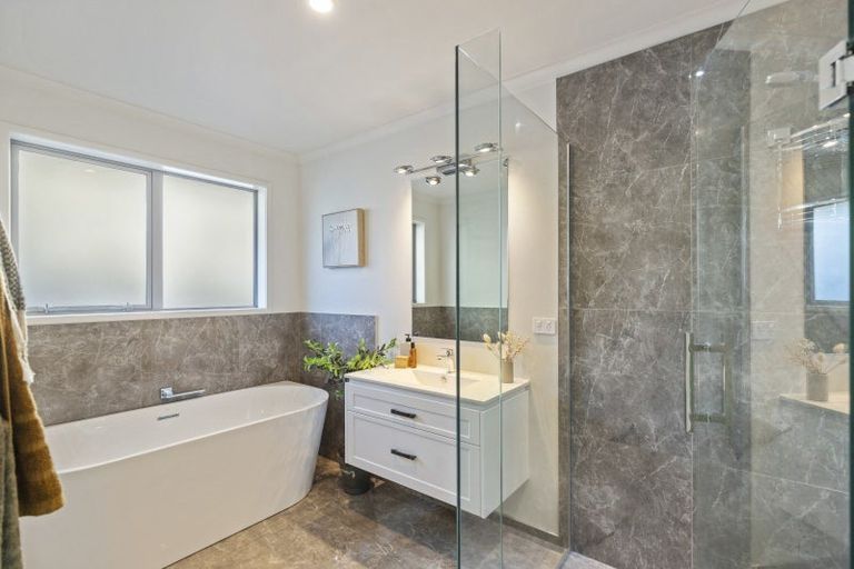 Photo of property in 1 Howe Place, Upper Vogeltown, New Plymouth, 4310