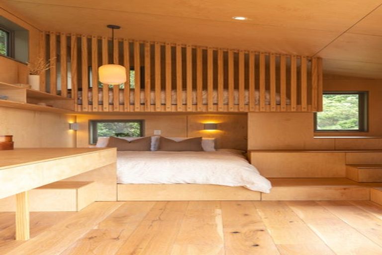 Photo of property in 118 Sutherland Road, Melrose, Wellington, 6023